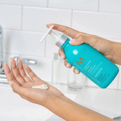 Avantages de la lotion lissante Moroccanoil pour les cheveux bouclés et crépus